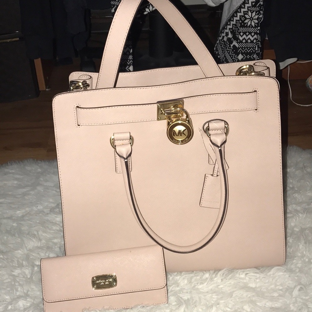 Michael Kors Hamilton purse with wallet